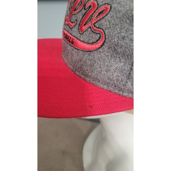 Vintage Starter UNLV Runnin' Rebels Snapback Hat 100% Wool Gray Red NWT Made DR - Picture 2 of 14
